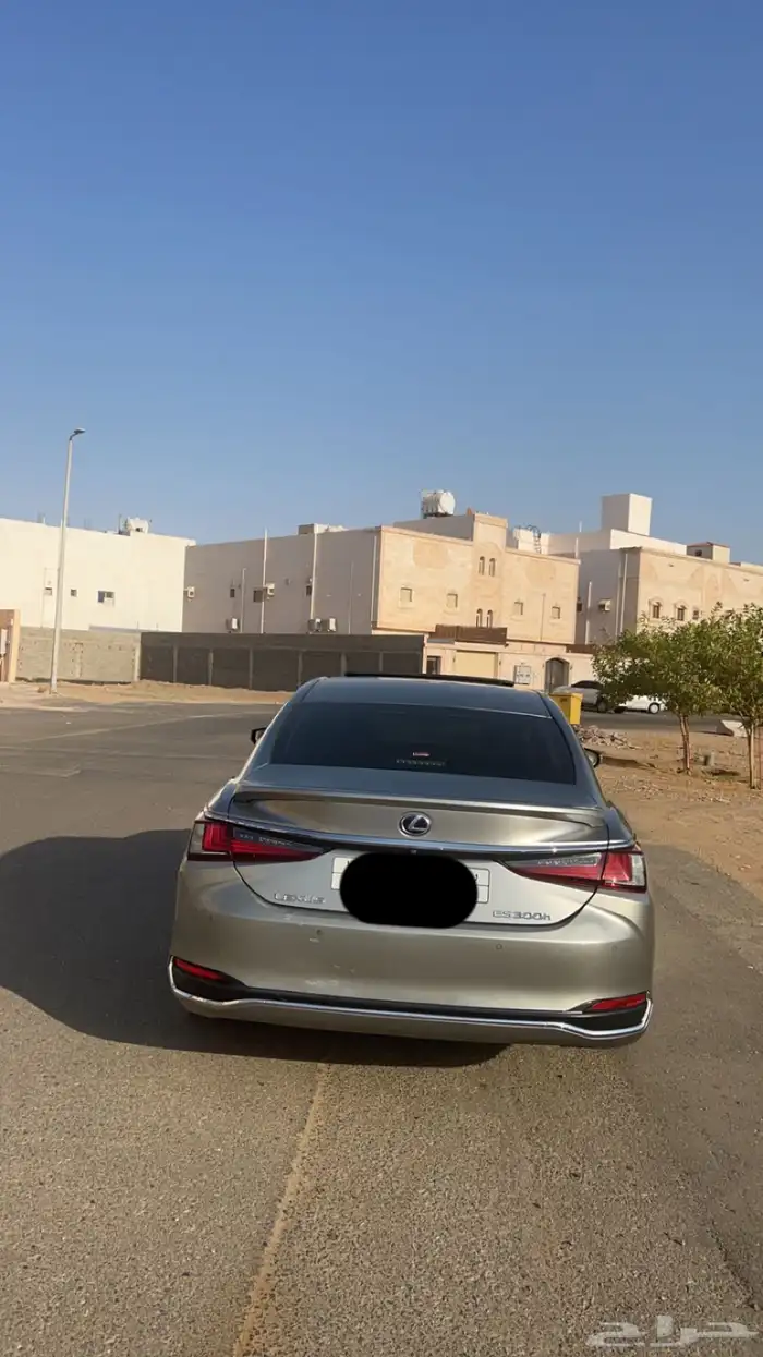 للبيع لكزس 2022 وكالة هايبرد 300 5