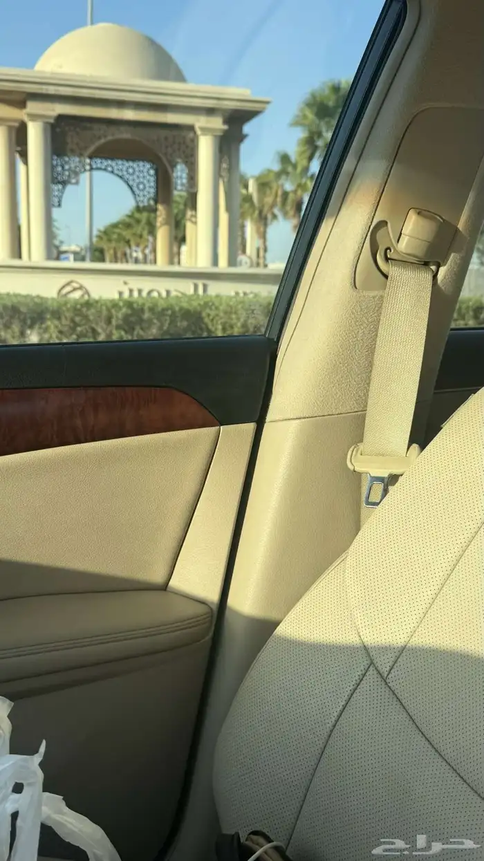 تويوتا أفالون 24