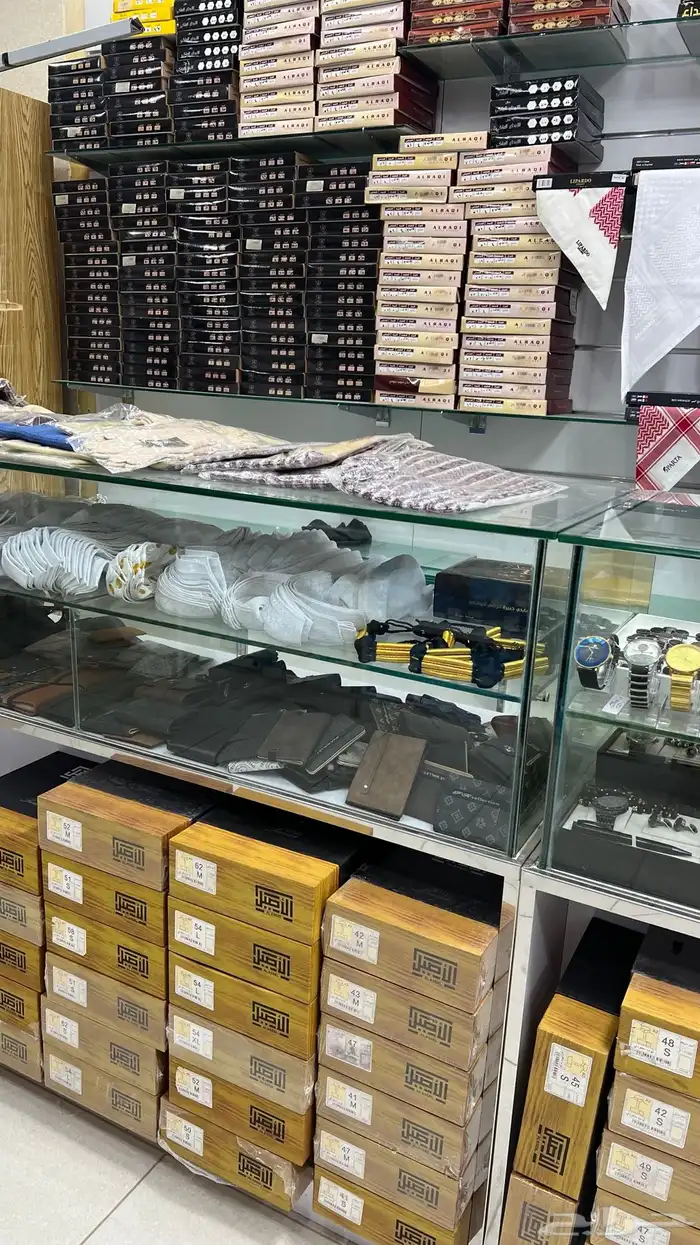 بضاعة محل رجالي للبيع جملة 25