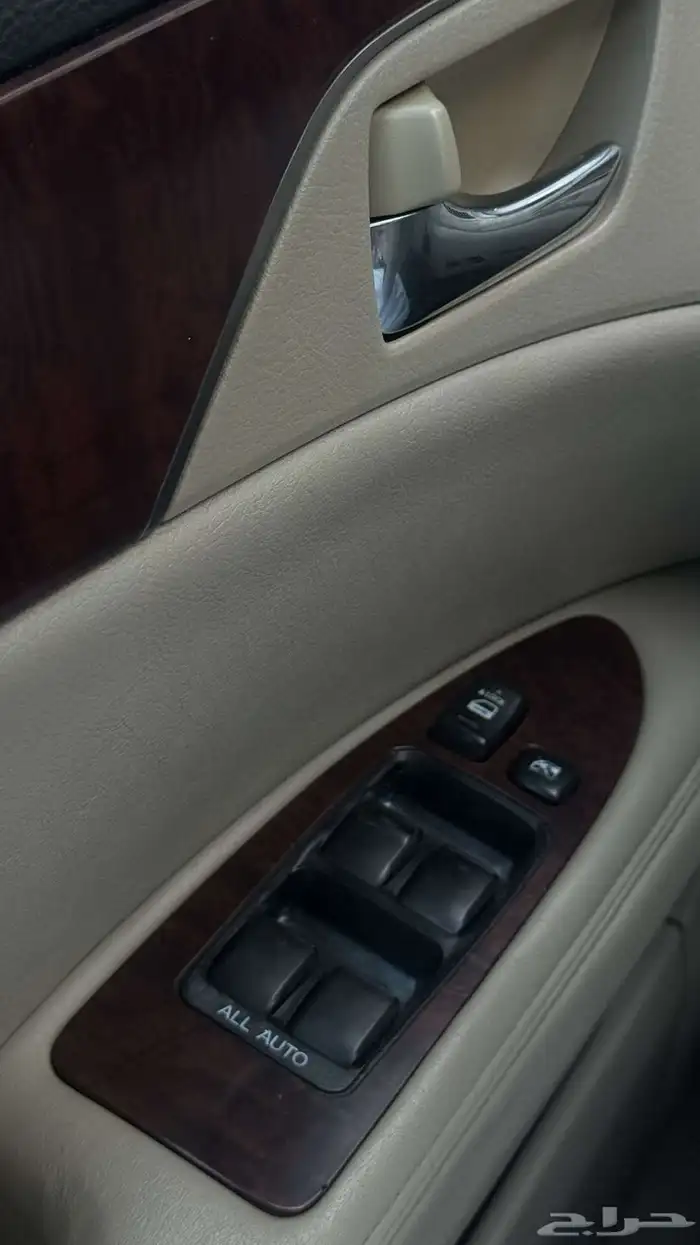 تويوتا أفالون 4