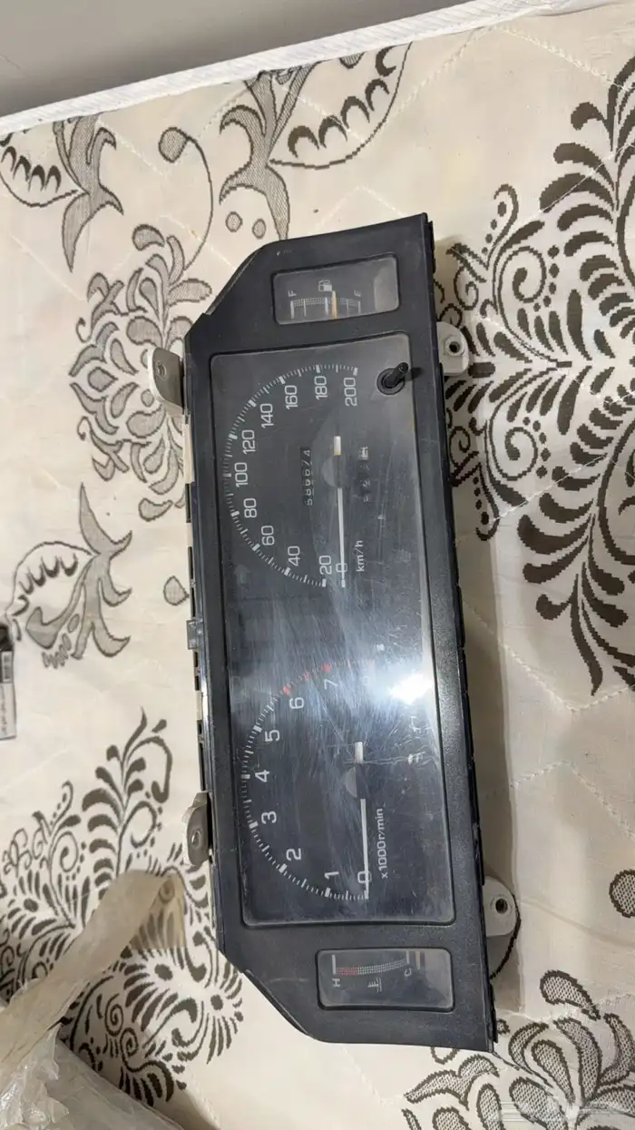 قطع كرسيد شيك تيواني وطلبون قراندي 2