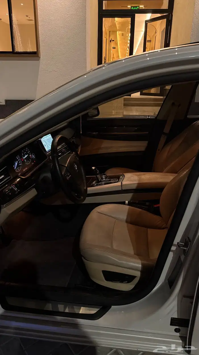 BMW730 2010 7