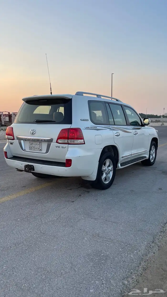 للبيع لانكروزر VXR 2011 ( 5.7 ) 6
