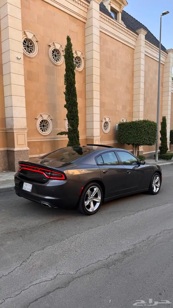 تشارجر 2018 sxt plus 10