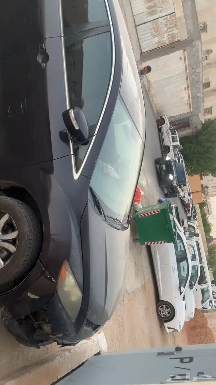 السياره مخبطه على كلام المهندس وتحتاج توضيب والبيع بحالتها 3