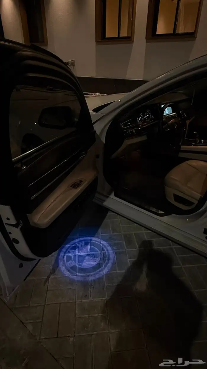 BMW730 2010 13