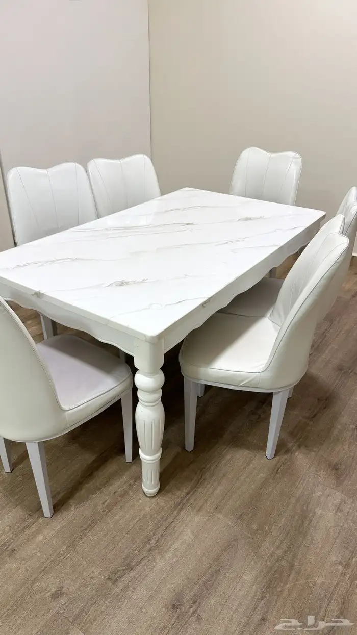 طاولة طعام 2