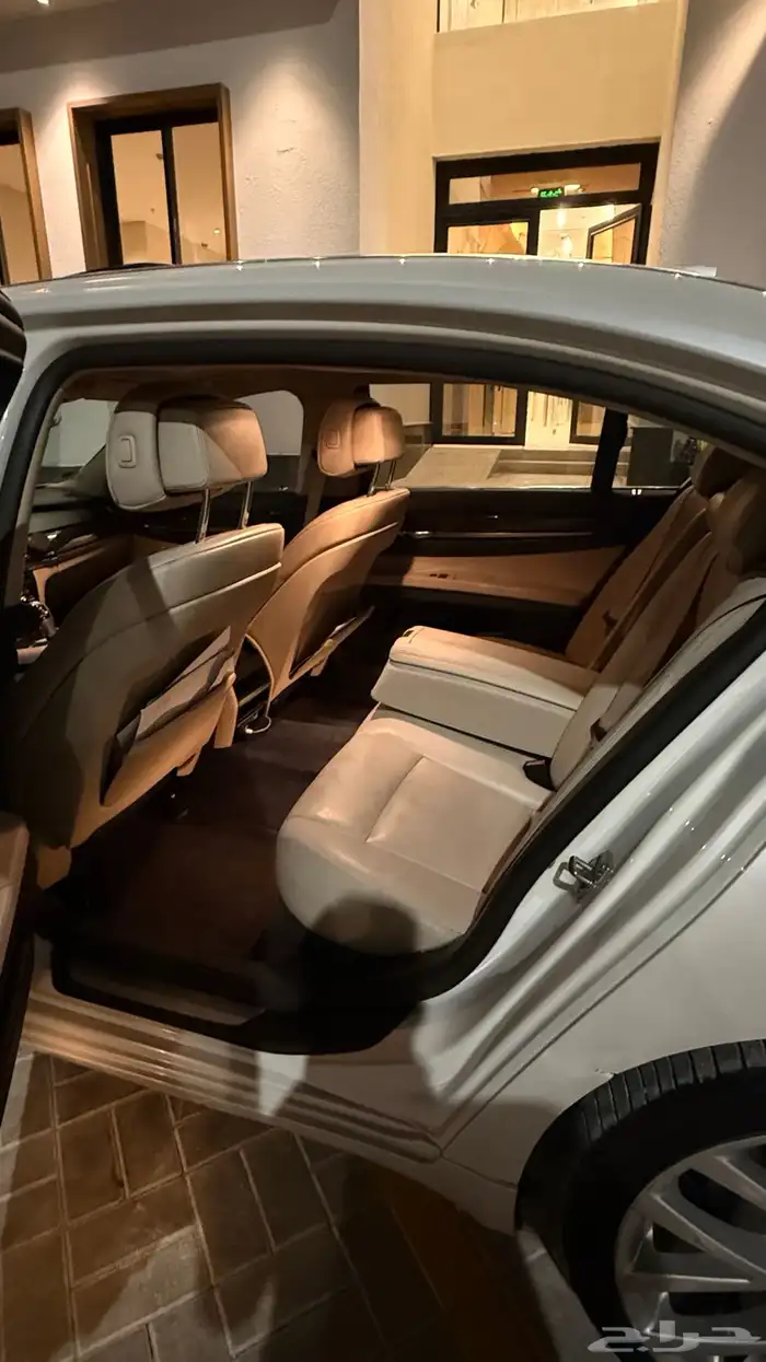 BMW730 2010 10