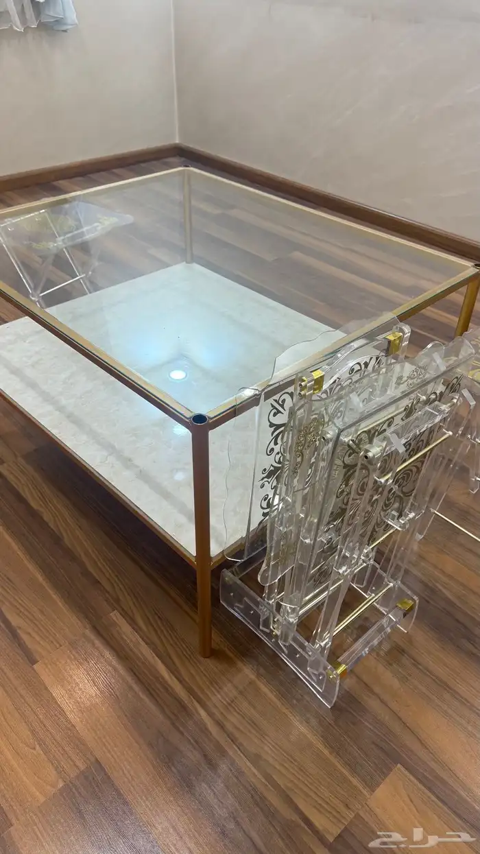 طاولة كنب مع طاولات خدمه للبيع 2