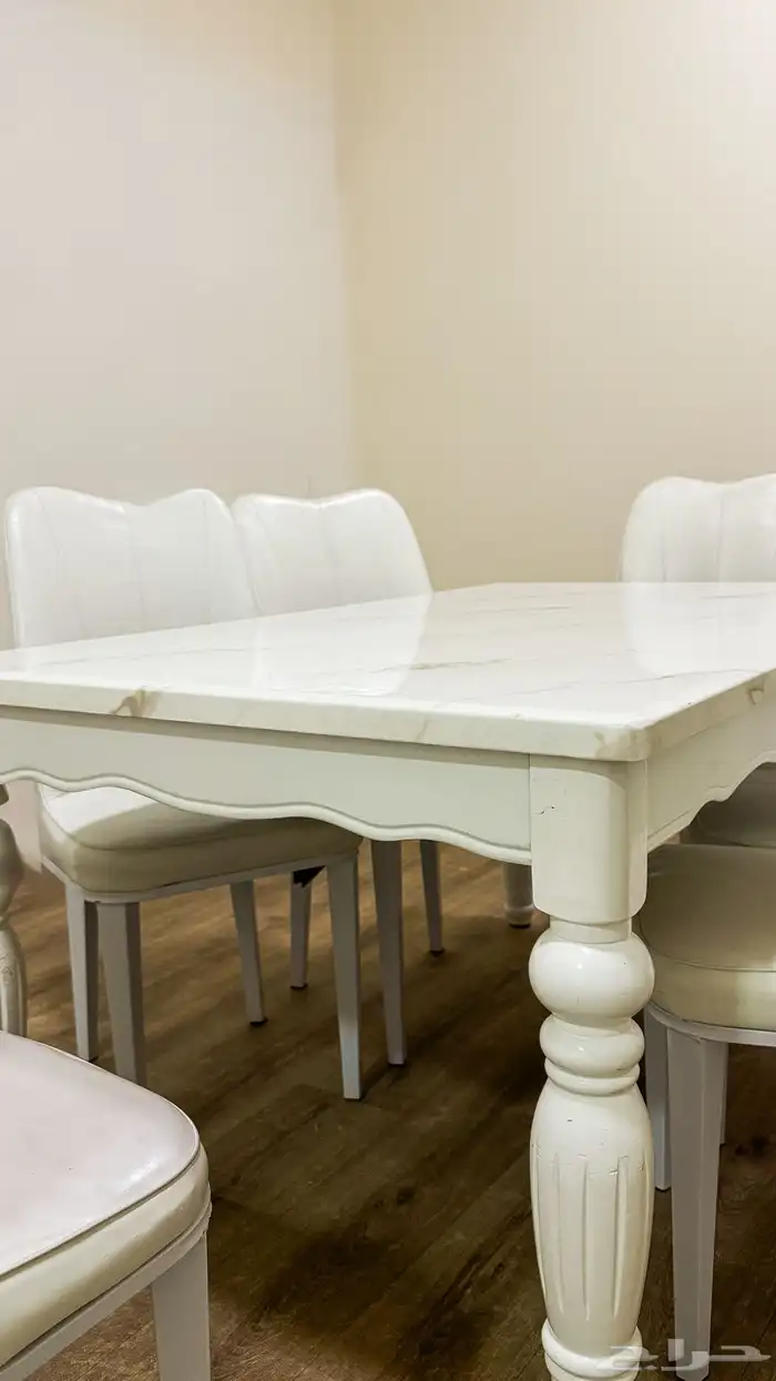 طاولة طعام 0