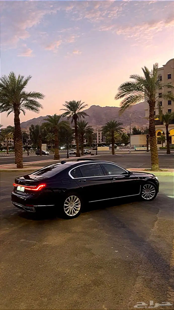 BMW الفئة السابعه مخزنه 4