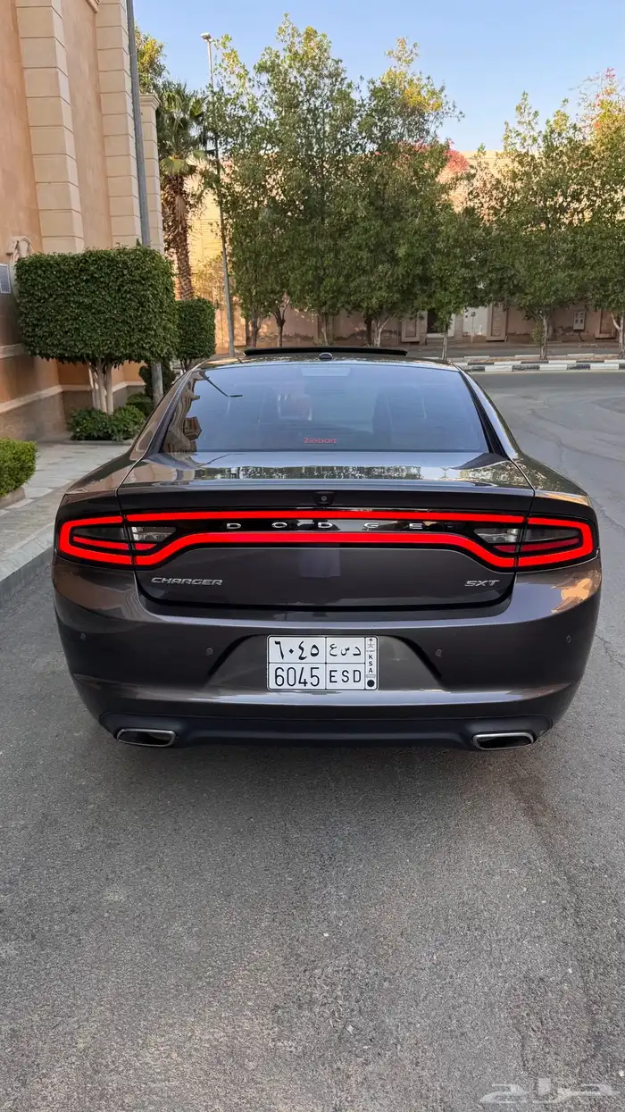 تشارجر 2018 sxt plus 8