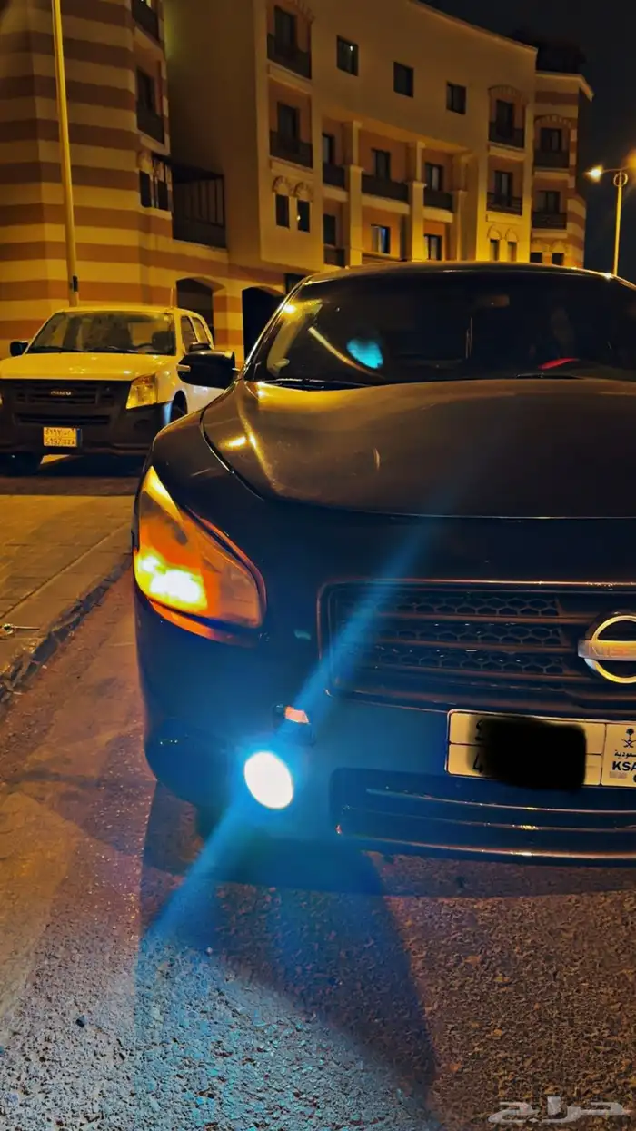 Nissan maxima 2011 4