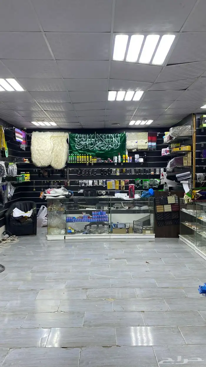 محل زينة للتقبيل الحرازات ايجار شهري 2000 شامل الكهرباء 0