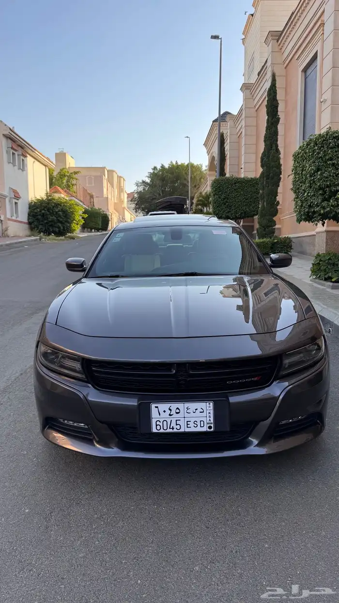 تشارجر 2018 sxt plus 1