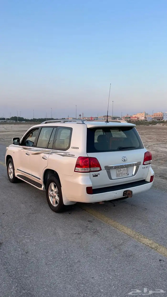للبيع لانكروزر VXR 2011 ( 5.7 ) 4