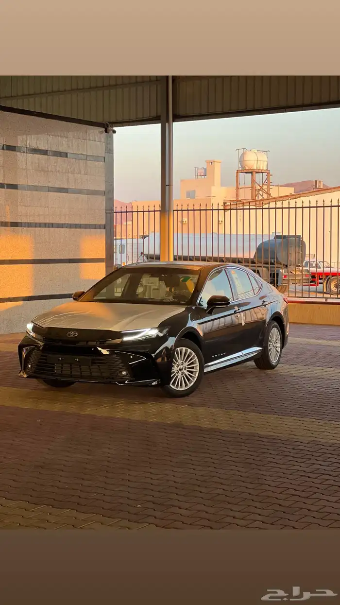 كامري 2025 LE نص فل اللون التيتانيوم 2