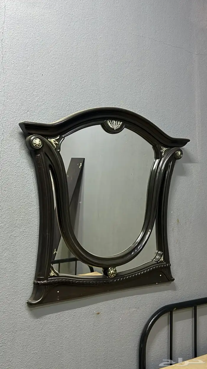 مرايات و دولاب المنيوم صغير 0