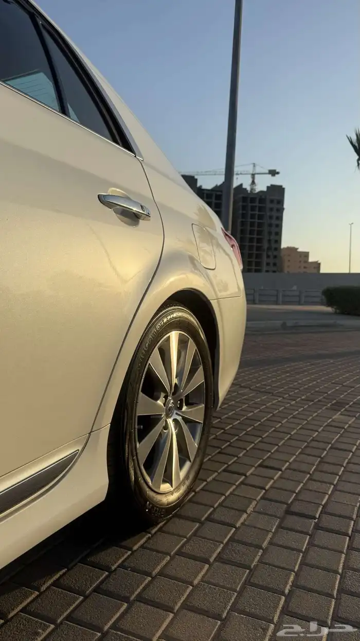 تويوتا أفالون 8