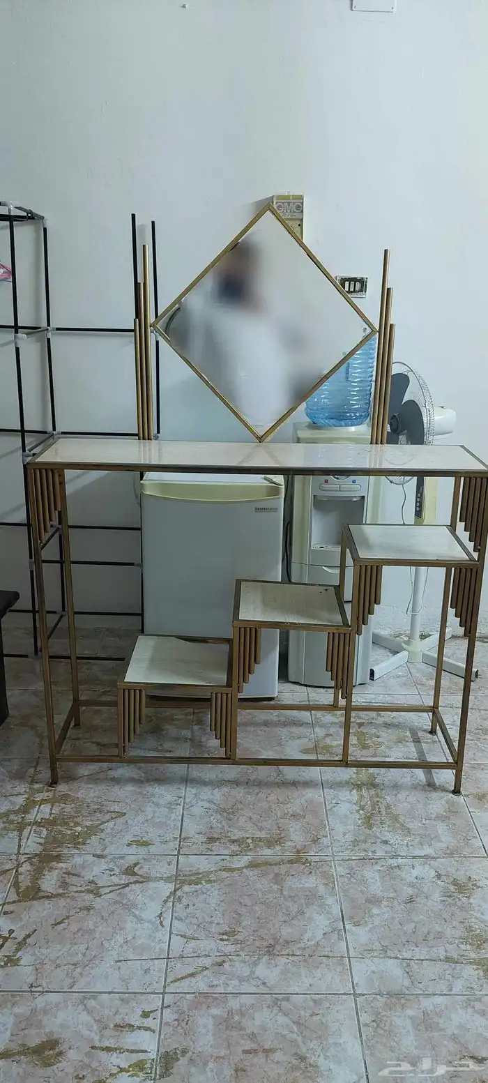 مدخل استقبال ذهبي مع مراية 0