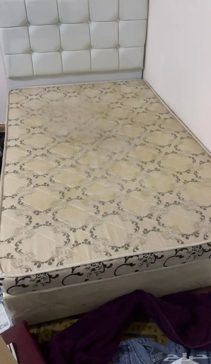 سريرين نفر واحد ب400 كلها حالتها ممتازه 1