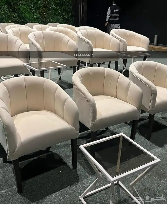 تاجير كنب كراسي طاولات شاشات خيام بكميات كبيرة 15