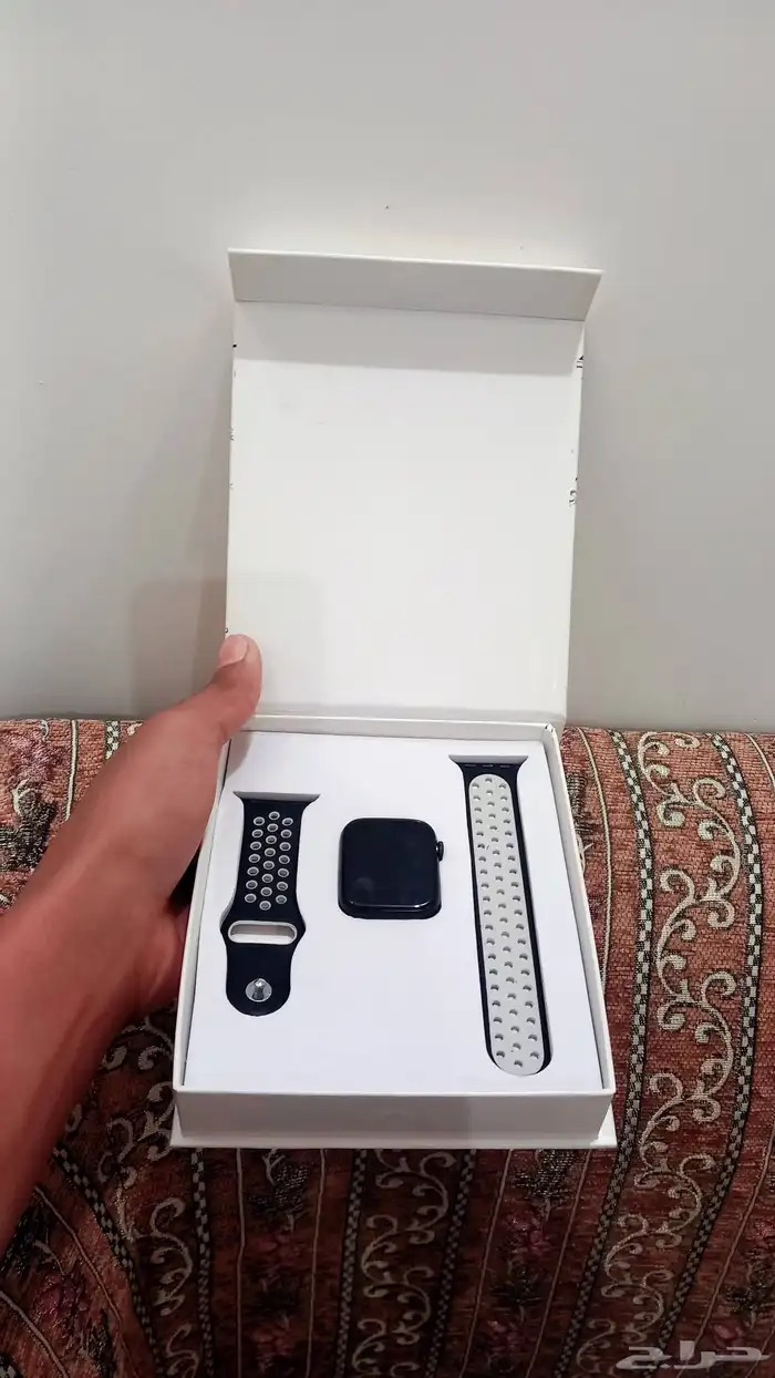 ساعه شبيهة ابل نضيفه 3