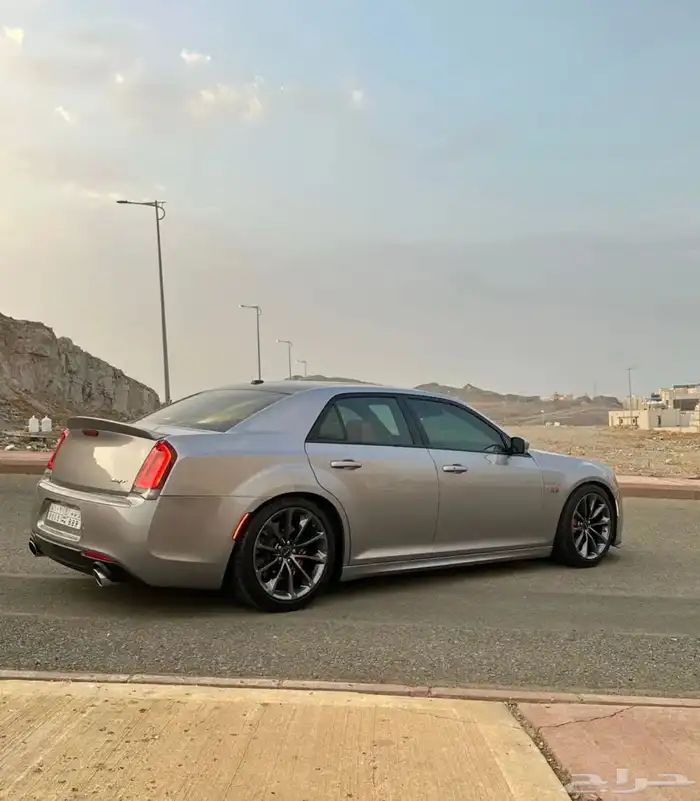 كرايزلر srt8 مخزن نظيف 5