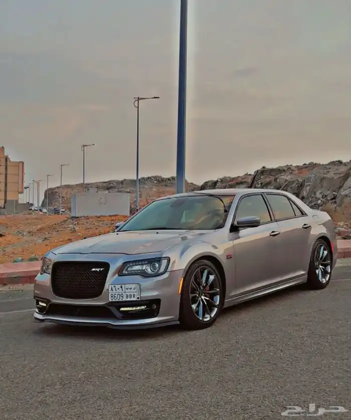 كرايزلر srt8 مخزن نظيف 1