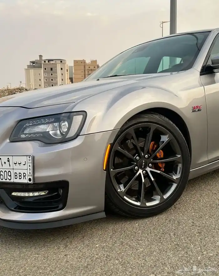 كرايزلر srt8 مخزن نظيف 2