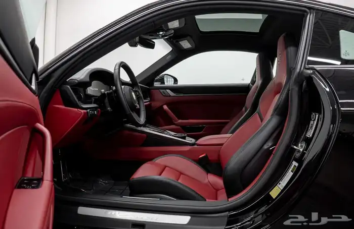 2025 Porshce 911 Carrera 11
