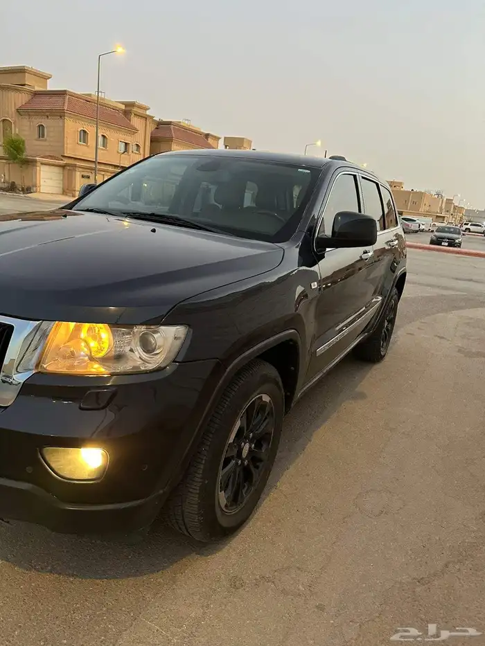 اعرض لكم جراند شيروكي  amp amp bull  موديل   2012  فل كامل 0