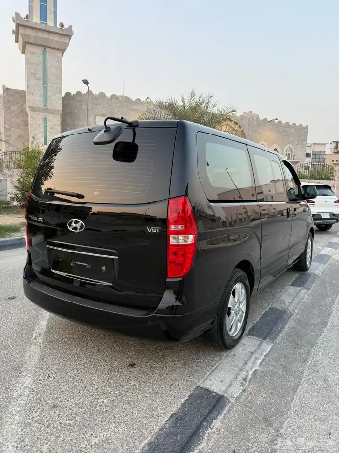 هونداي h1 ركاب 12 راكب ديزل بحالة ممتازة 3
