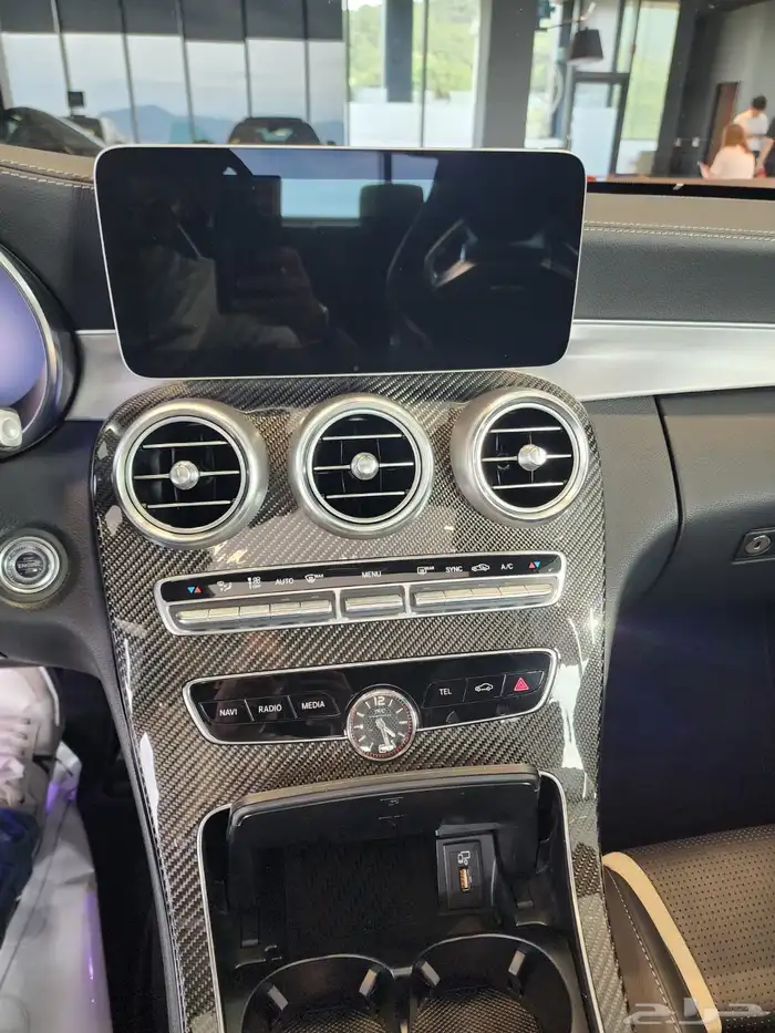 مرسيدس C63S مخزن عداد 12 الف فقط 26