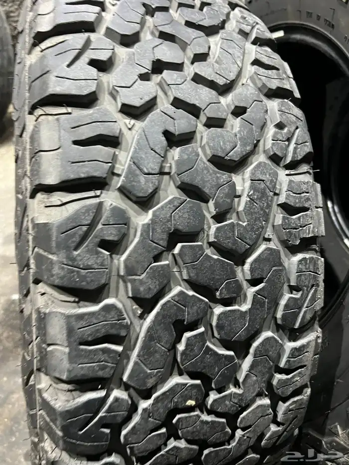 كفرات ودواي نص حجري مقاس 265 70 18 13