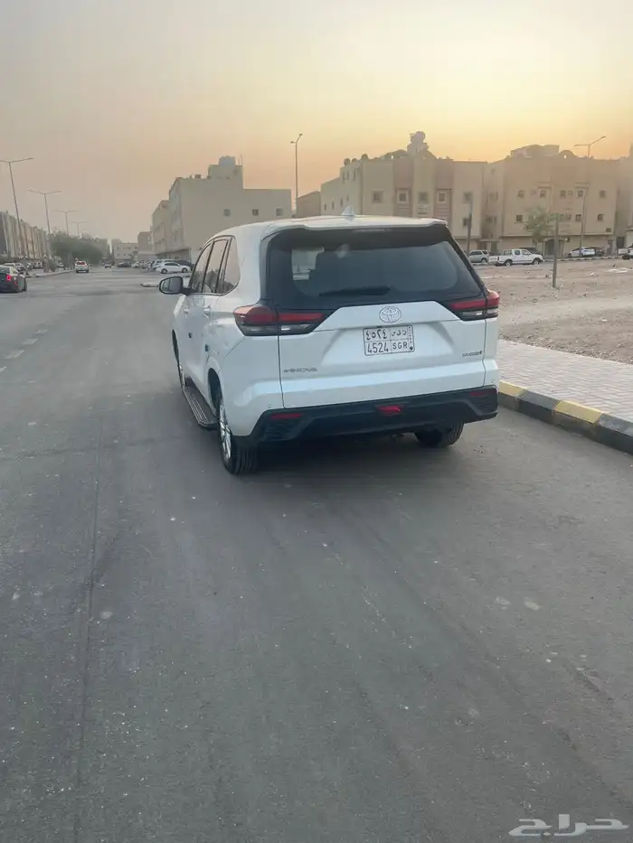 للبيع اينوفا هايبرد 2024 4