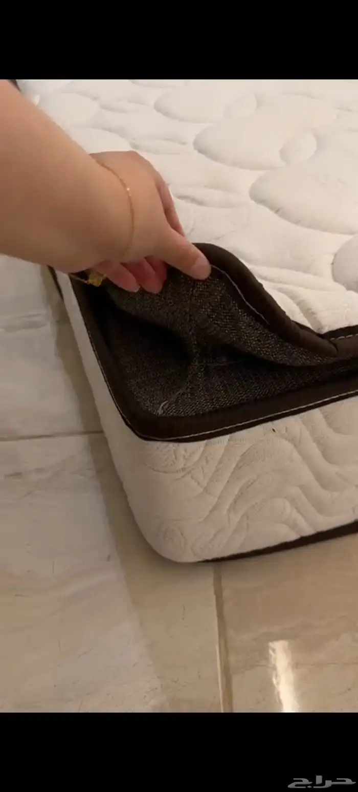 مراتب ولباد وطاوله شاشه ونجف وفرن 13