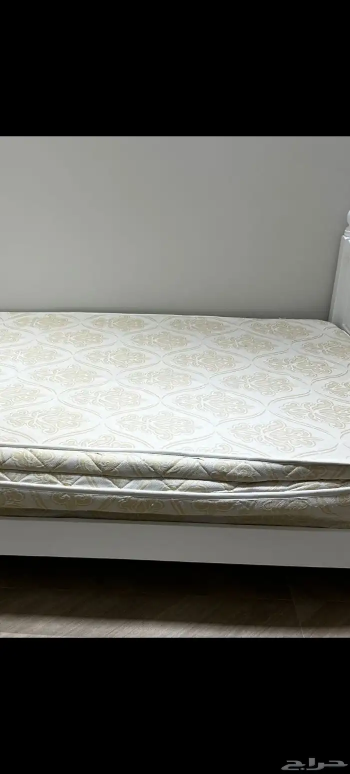 مراتب ولباد وطاوله شاشه ونجف وفرن 10