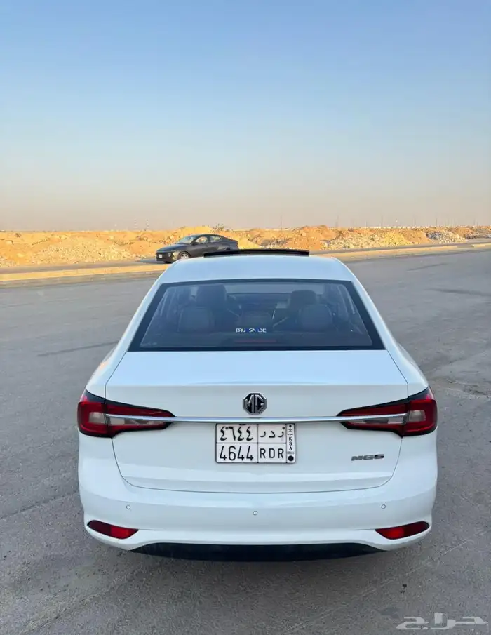 ام جي 5 موديل 2022 5