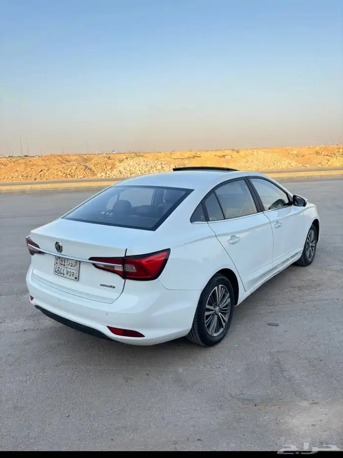 ام جي 5 موديل 2022 4