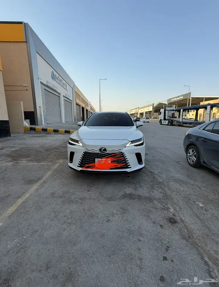 لكزس RX-350h الون ابيض 2023 3