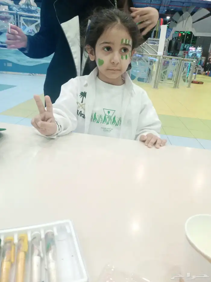 رسم الفرحه علي وجه الاطفال 9