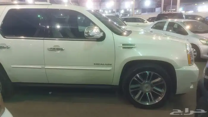 سياره كاديلاك جيب 5
