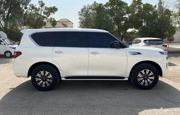 باترول 2022 XE ممشى 65 الف 2