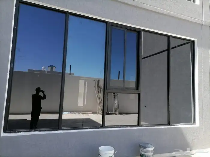 ورشة كيان الخليج للحداده المنيوم معلم محمد اجمل باكستاني 0