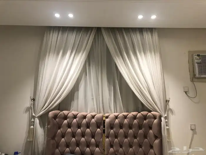 طاولات كنب كبيره وثنتين خدمه وثلات ستاير فخمه 8