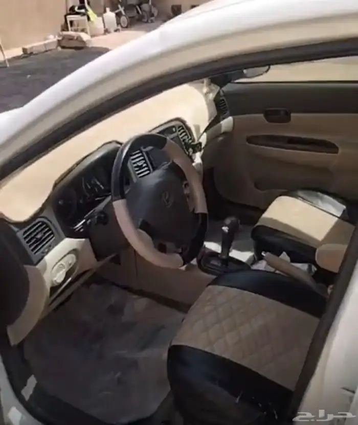 اكسنت 2010 دبدون فتحة سقف 1