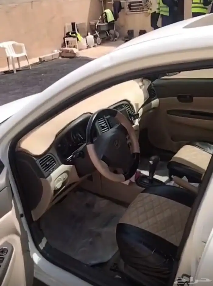 اكسنت 2010 دبدون فتحة سقف 5