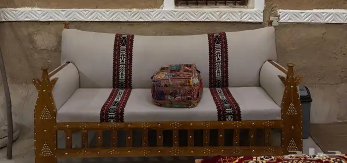 طقم كراسي جلسة تراثيه شبه جديده 0