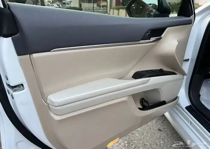 Camry 2023 GLE Hybrid 26